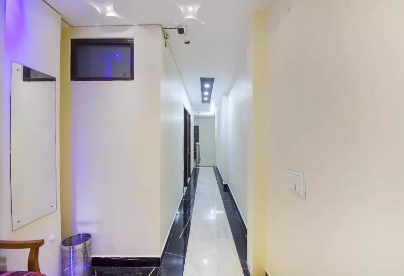 Hotelli Grover International