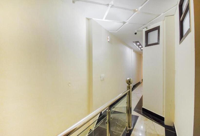 هتل Grover International