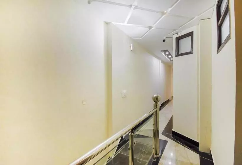 Hotelli Grover International