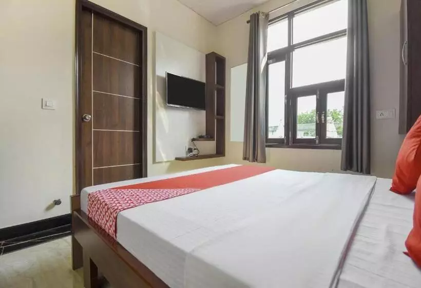 Hotelli Grover International