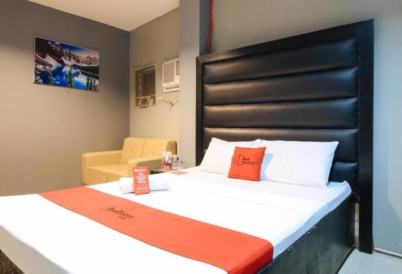 Hotel Reddoorz @ P Florentino Street Sampaloc Manila