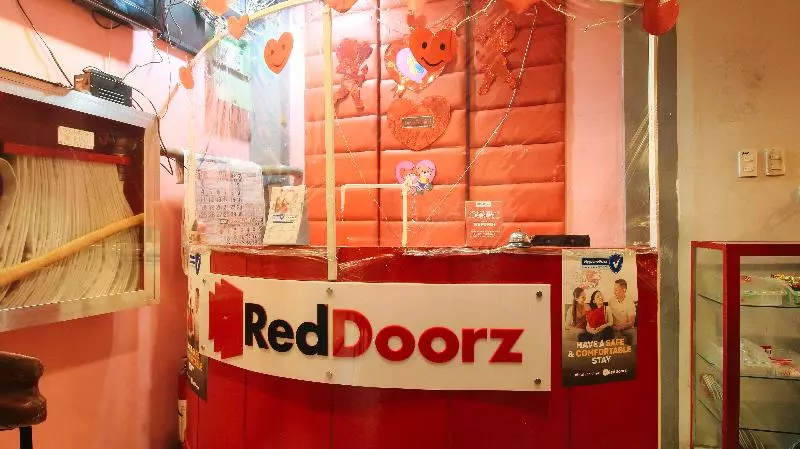 هتل Reddoorz @ P Florentino Street Sampaloc Manila