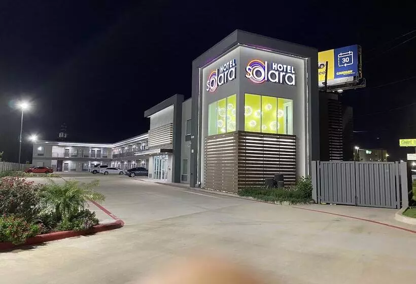 هتل Solara Hobby Airport