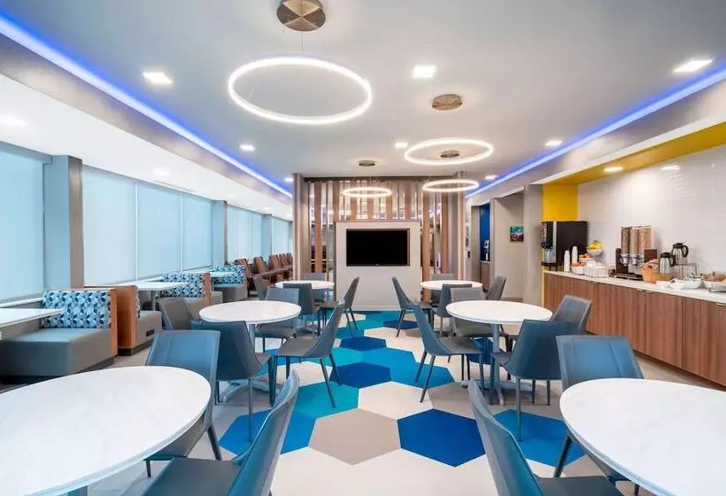 Microtel Inn & Suites By Wyndham Hot Springs