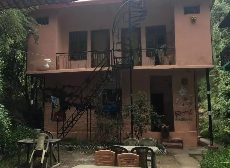 ペンション Kamal Guest House