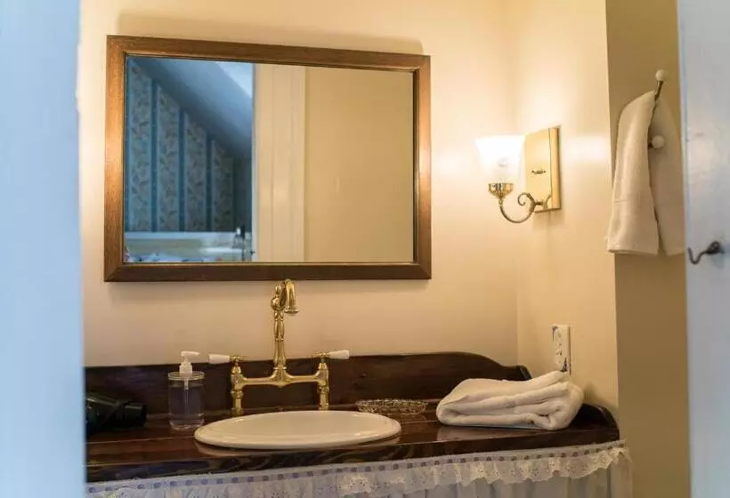 The Mulberry Inn  An Historic Bed And Breakfast