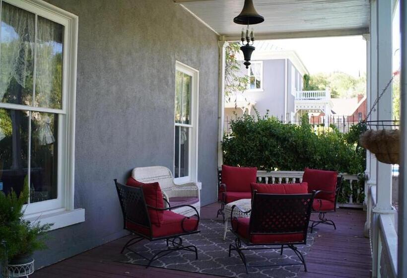 The Mulberry Inn  An Historic Bed And Breakfast