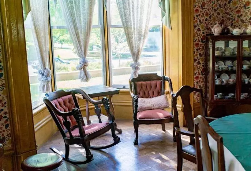 The Mulberry Inn  An Historic Bed And Breakfast
