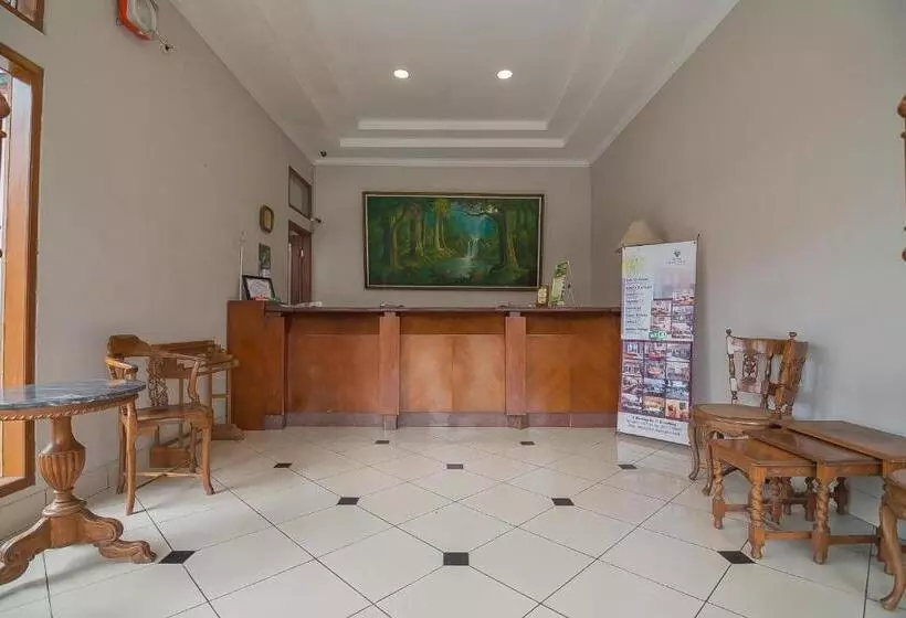 Yehezkiel Hotel Lembang Mitra Reddoorz