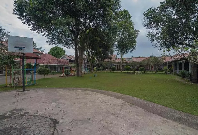 Yehezkiel Hotel Lembang Mitra Reddoorz