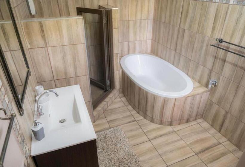 مبيت وإفطار L'anda Guesthouse & Self Catering