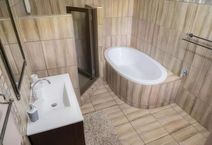 Aamiaismajoitus (B&B) L'anda Guesthouse & Self Catering