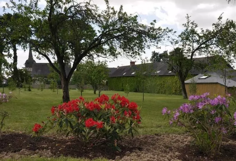 Aamiaismajoitus (B&B) Maison D Hôtes De L Huardière