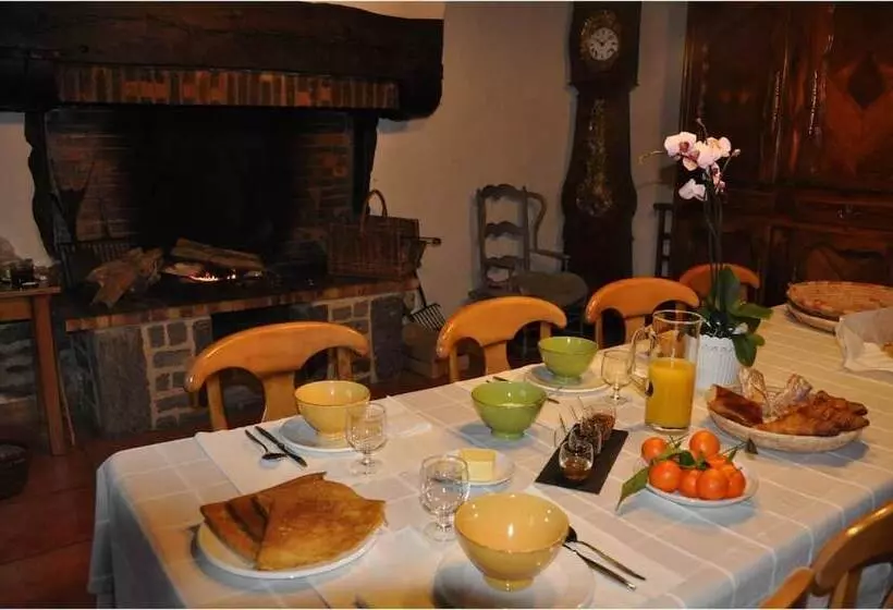 Aamiaismajoitus (B&B) Maison D Hôtes De L Huardière