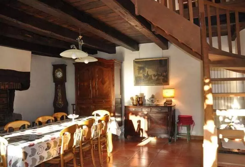 Aamiaismajoitus (B&B) Maison D Hôtes De L Huardière