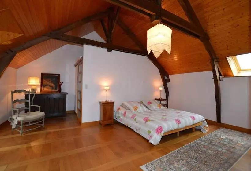Aamiaismajoitus (B&B) Maison D Hôtes De L Huardière