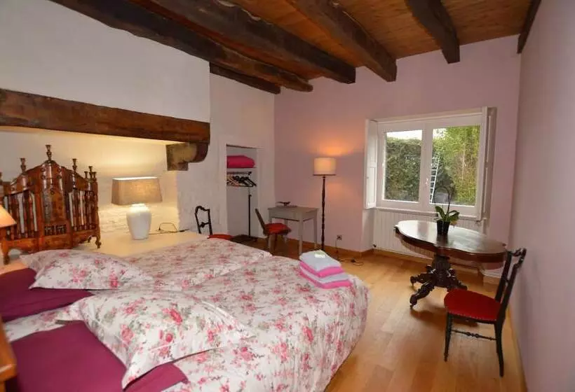 Aamiaismajoitus (B&B) Maison D Hôtes De L Huardière