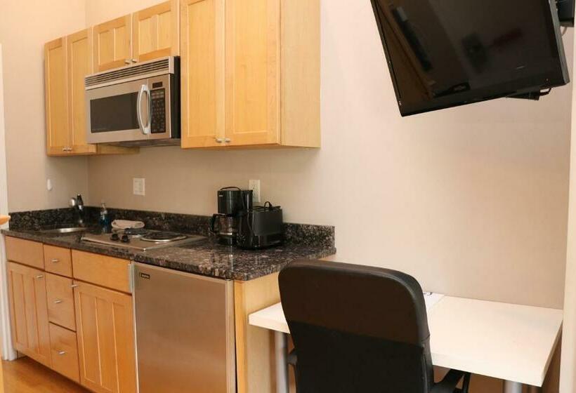 Charming Studio In Boston Brownstone, C.ave#5