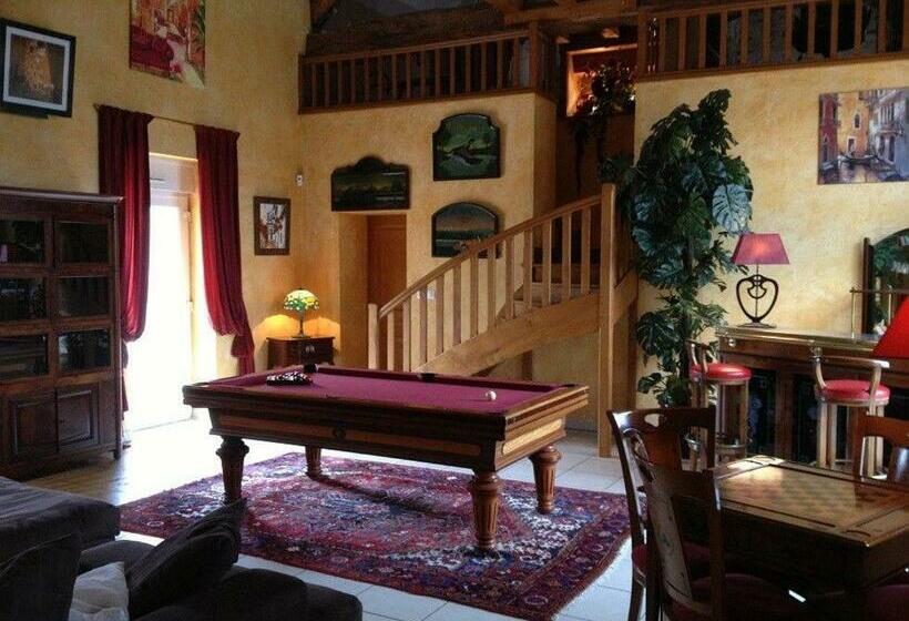 Domaine De Montboulon