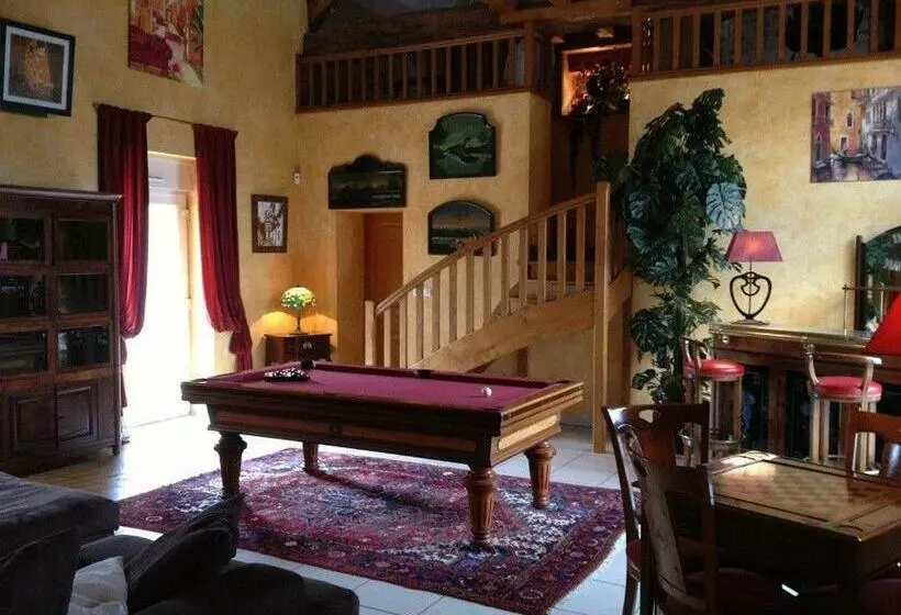 Domaine De Montboulon