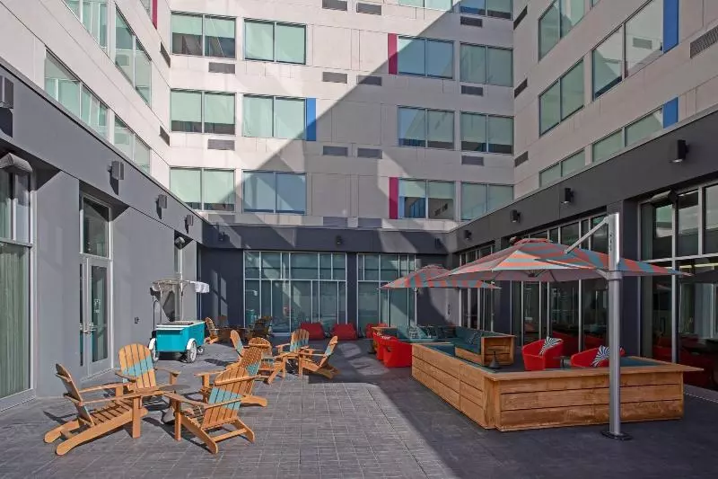 هتل Aloft Omaha Aksarben Village