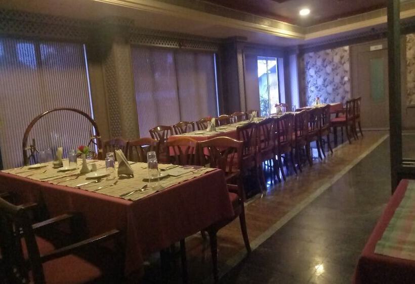 فندق Deliza Residency By Oyo Rooms