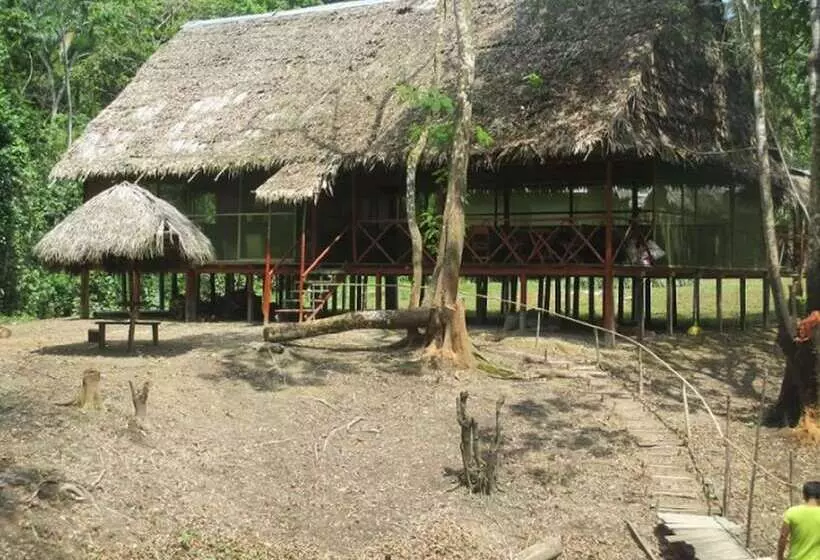 ホテル Explorer Lodge