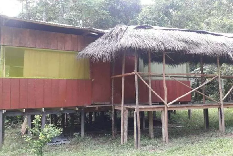 ホテル Explorer Lodge