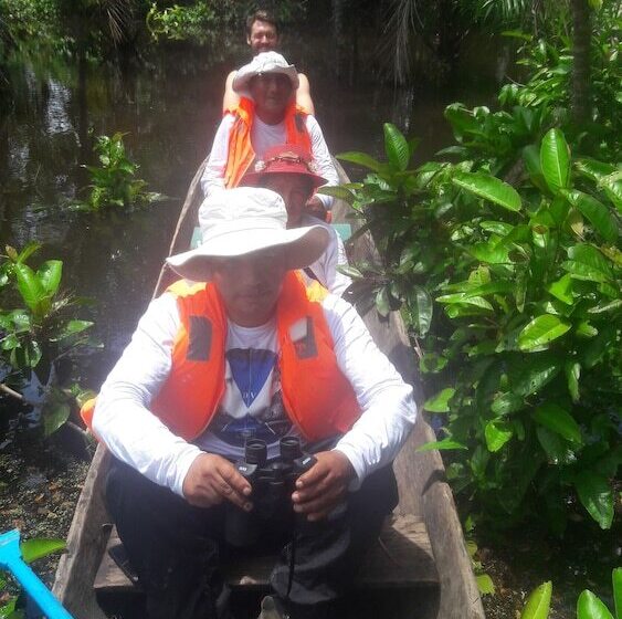 هتل Explorer Lodge