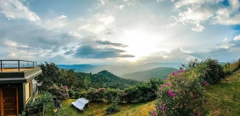 Hotelli Haze And Kites Resort Munnar