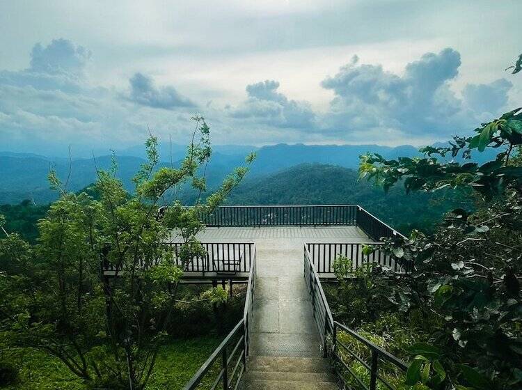 בית מלון כפרי Haze And Kites Resort Munnar