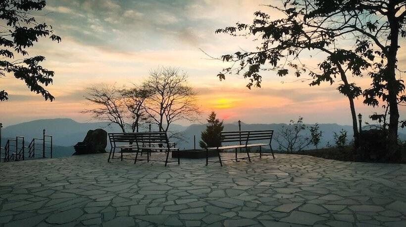 בית מלון כפרי Haze And Kites Resort Munnar