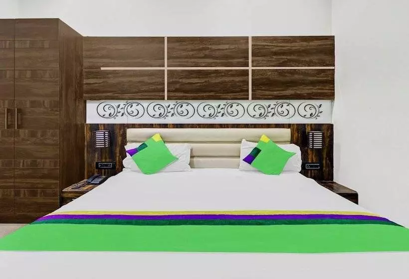 Itsy Hotels Anjali Mahal 500, Mtrs From Mathura Railway Station