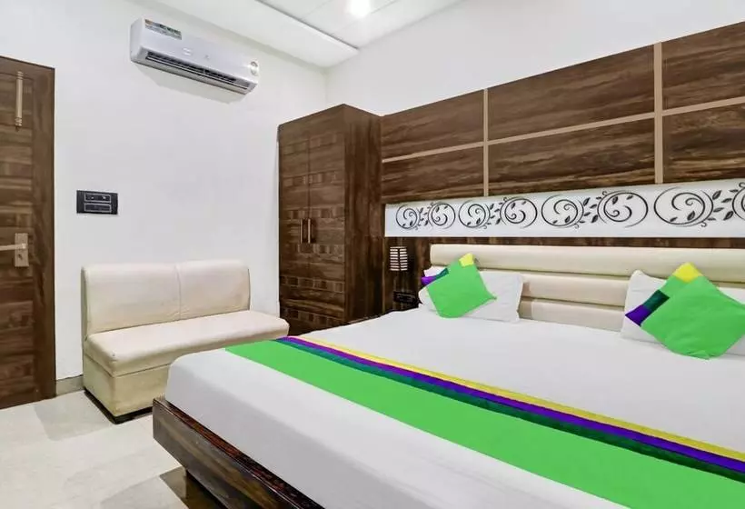 Itsy Hotels Anjali Mahal 500, Mtrs From Mathura Railway Station