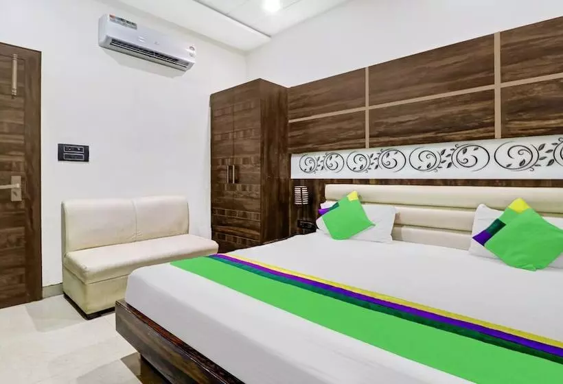 Itsy Hotels Anjali Mahal 500, Mtrs From Mathura Railway Station