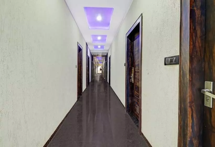 Itsy Hotels Anjali Mahal 500, Mtrs From Mathura Railway Station