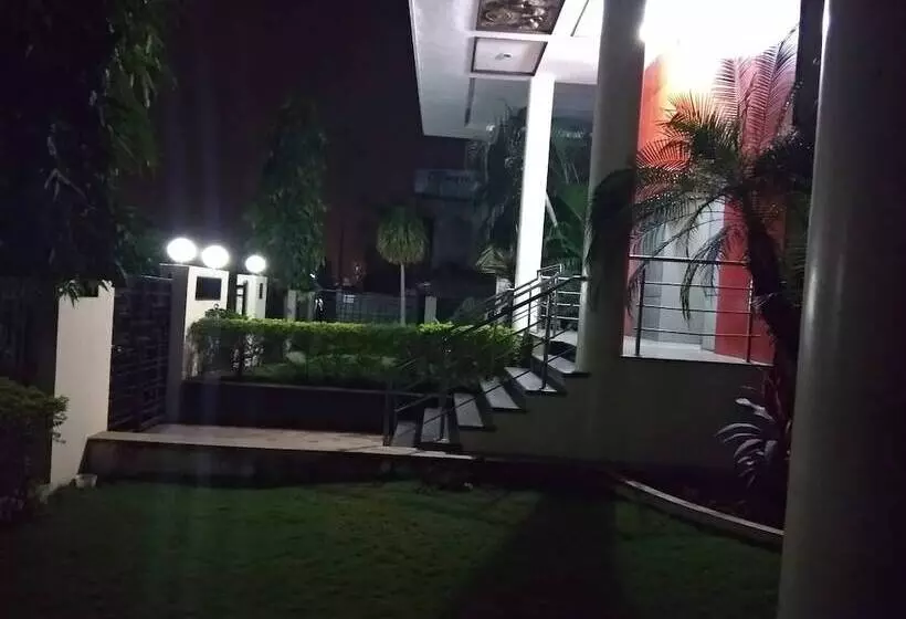 Hotelli Jk Rooms 122 Shaheen Lodging & Boarding