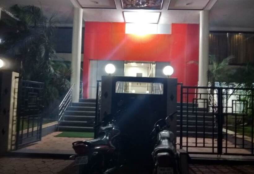 Hotelli Jk Rooms 122 Shaheen Lodging & Boarding