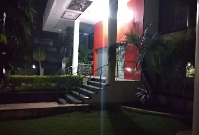 Hotelli Jk Rooms 122 Shaheen Lodging & Boarding