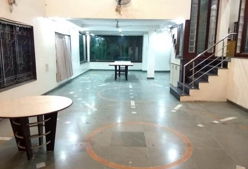 Hotelli Jk Rooms 122 Shaheen Lodging & Boarding