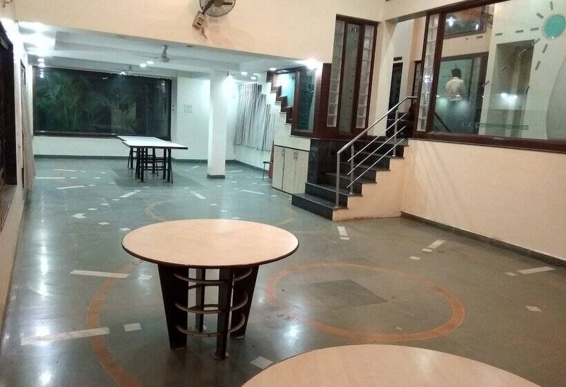 Hotelli Jk Rooms 122 Shaheen Lodging & Boarding