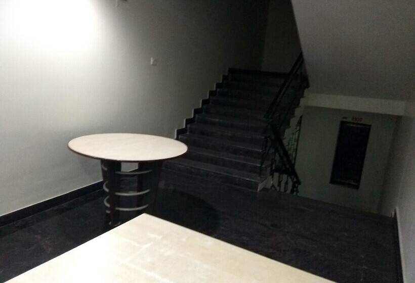 Hotelli Jk Rooms 122 Shaheen Lodging & Boarding