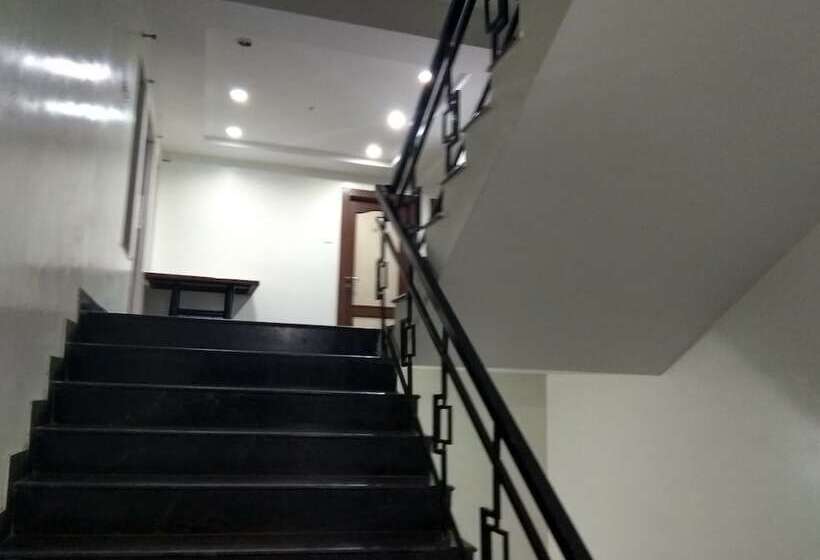 Hotelli Jk Rooms 122 Shaheen Lodging & Boarding