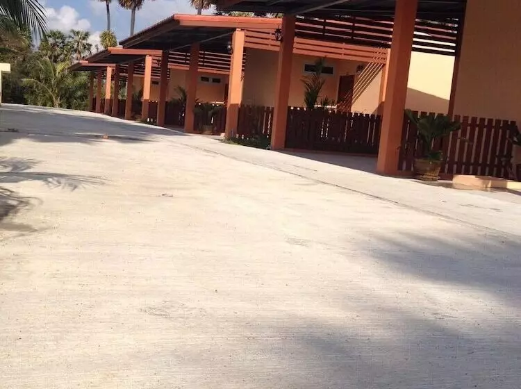 Hotelli Palm Payom Village Resort