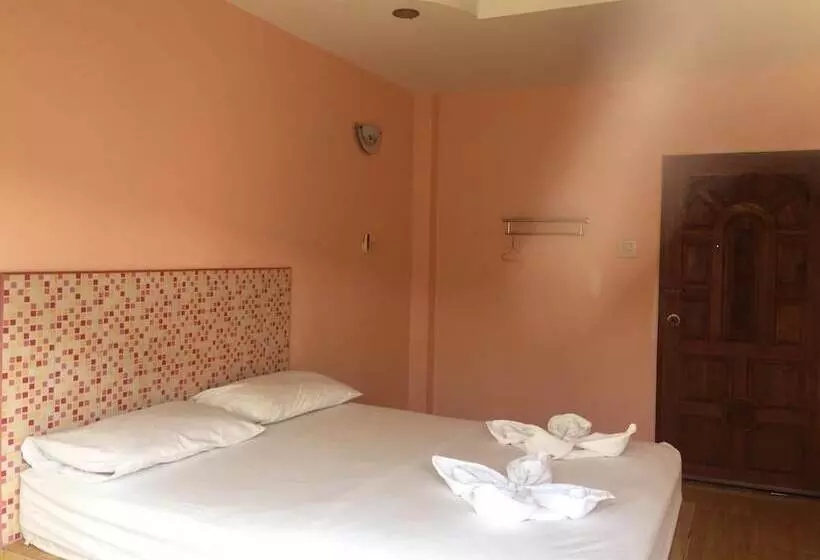 Hotelli Palm Payom Village Resort