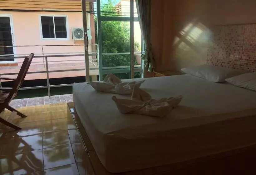 Hotelli Palm Payom Village Resort