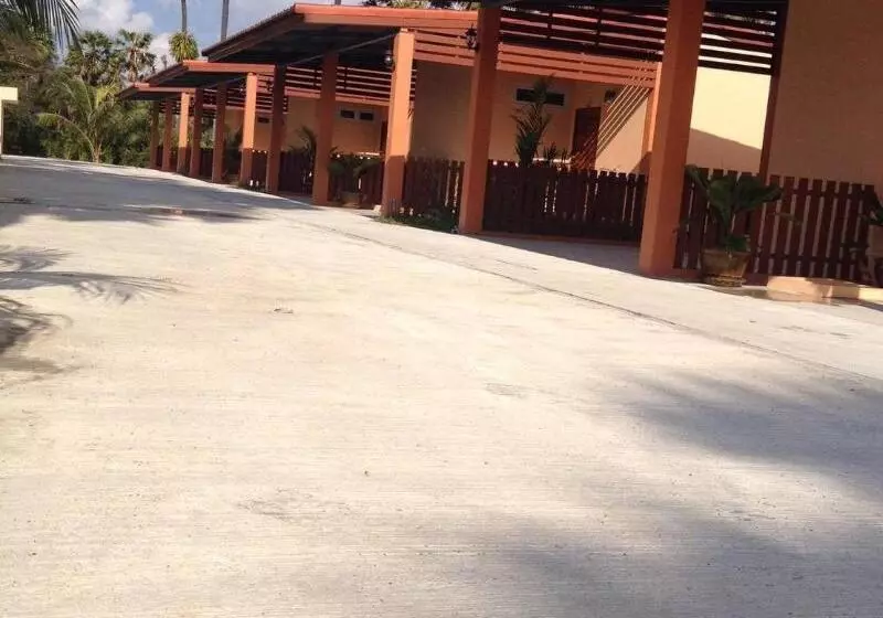 Hotelli Palm Payom Village Resort