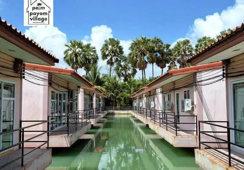 Hotelli Palm Payom Village Resort