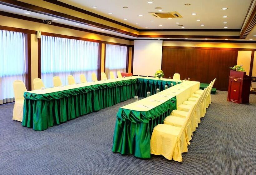 هتل Pinehurst Golf Club And