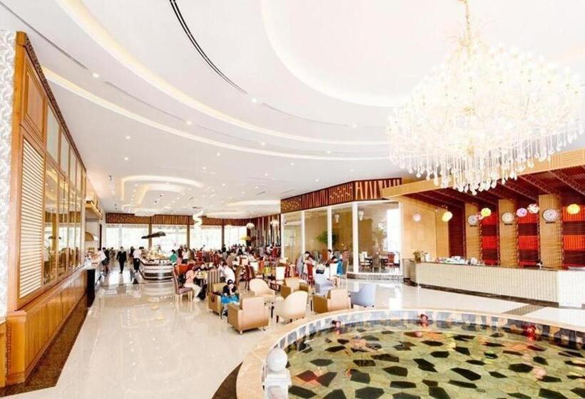 هتل Pinehurst Golf Club And